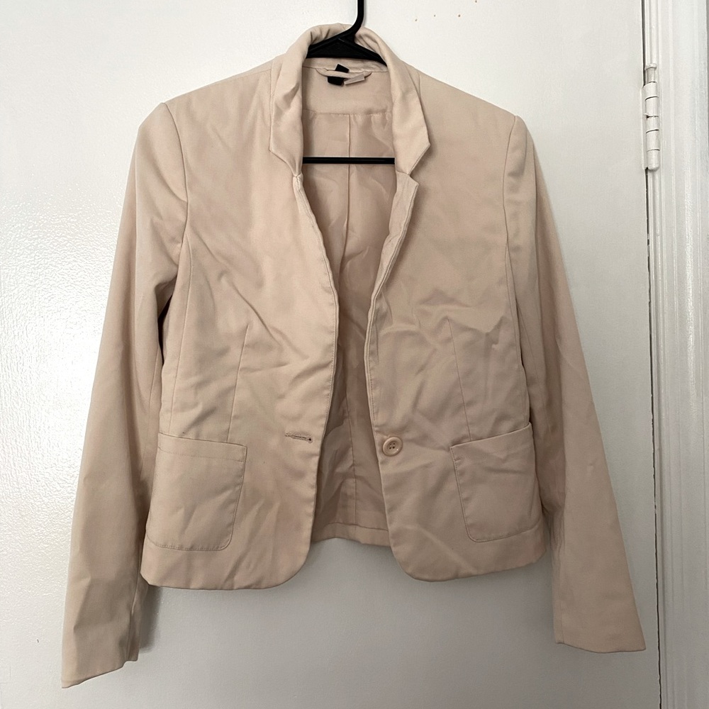 Cute Blazer for weekdays at work.